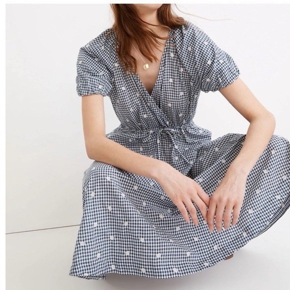 Madewell Dresses & Skirts - Madewell Gingham Embroidered Dot Puff Sleeve Midi Dress Navy White XXS